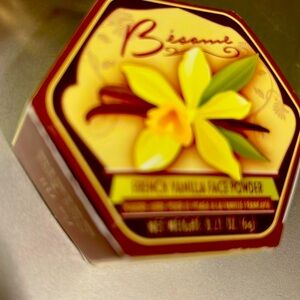 Besame French Vanilla Face Powder (net weight: 0.21 oz - 6g)